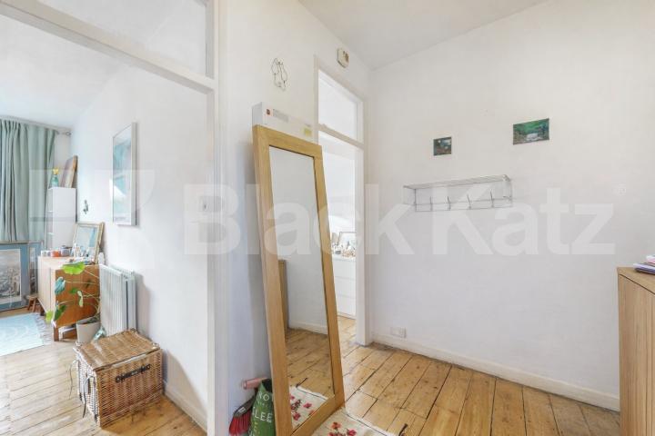 Luxury One Bedroom Residence Moments from Hyde Park  Gloucester Terrace, Paddington / Bayswater